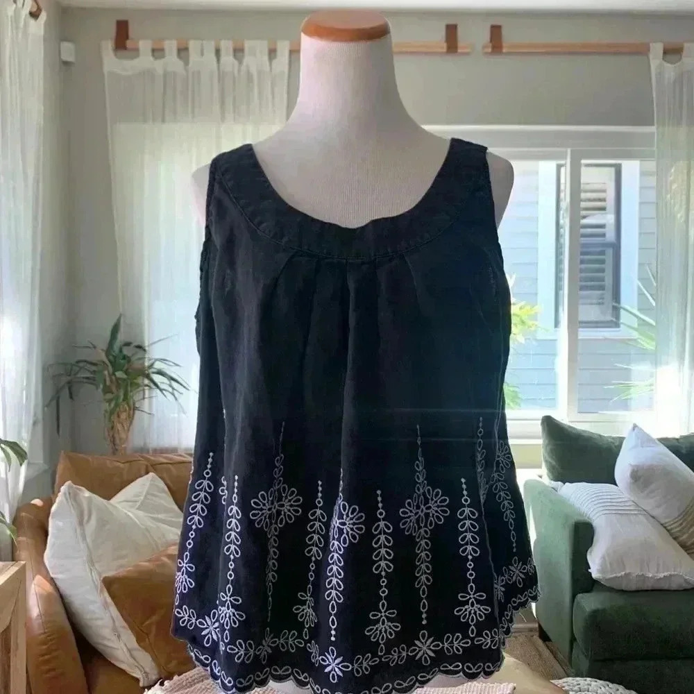 St. Tropes West black scoop neck tank top with white embroidered flowers